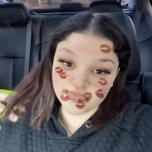 Meet your Posher, Zoe